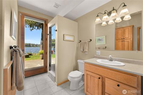 21 Strawberry Point Road Bellingham WA 98229