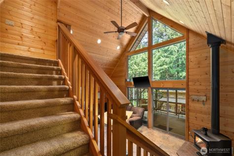 205 Makah Street Center Island WA 98221