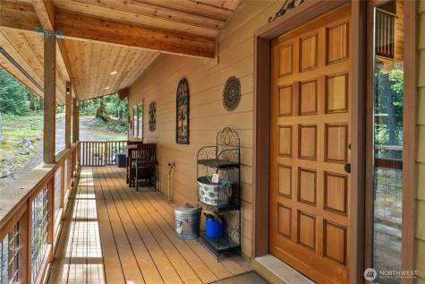 205 Makah Street Center Island WA 98221