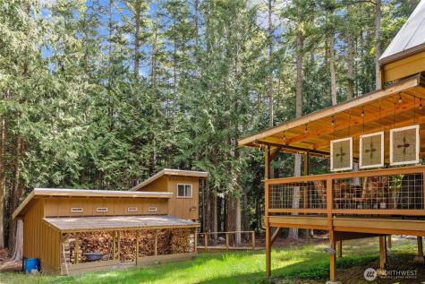 205 Makah Street Center Island WA 98221