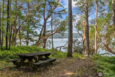 205 Makah Street Center Island WA 98221