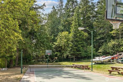 205 Makah Street Center Island WA 98221