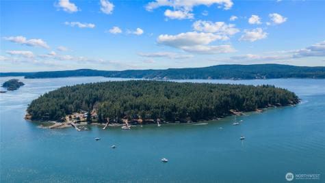 205 Makah Center Island WA 98221