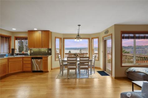 1934 W Earhart Street Bremerton WA 98312