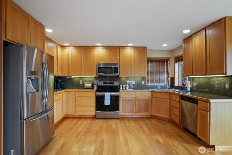 1934 W Earhart Street Bremerton WA 98312