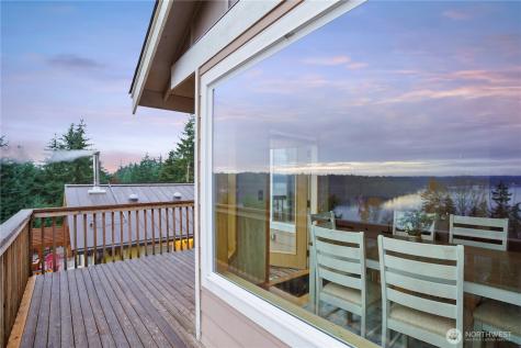 1934 W Earhart Street Bremerton WA 98312