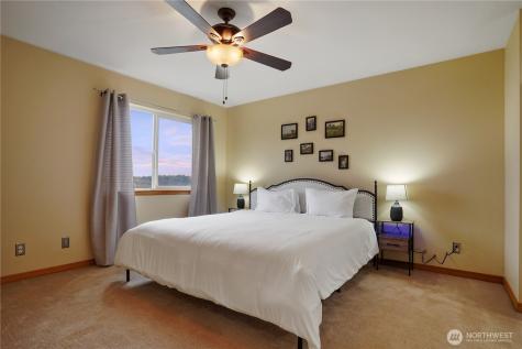 1934 W Earhart Street Bremerton WA 98312