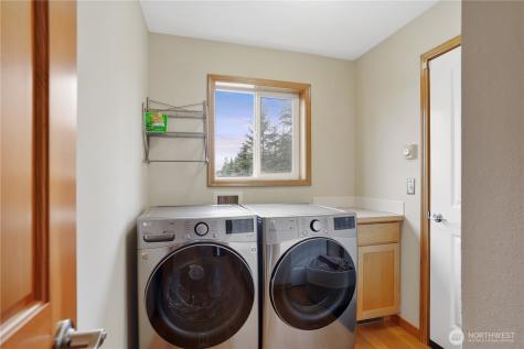 1934 W Earhart Street Bremerton WA 98312