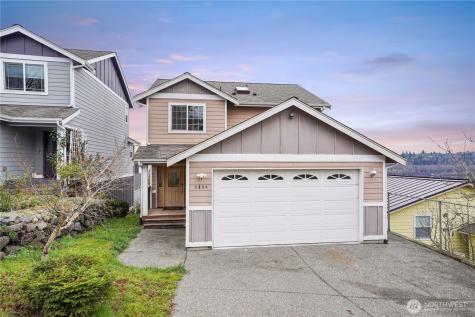 1934 W Earhart Street Bremerton WA 98312