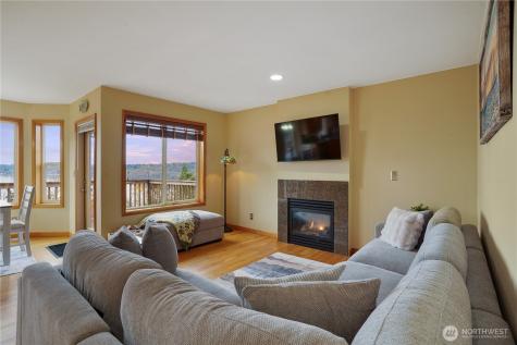 1934 W Earhart Street Bremerton WA 98312
