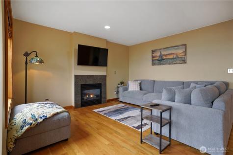 1934 W Earhart Street Bremerton WA 98312