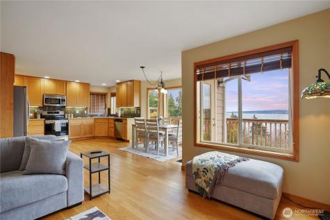 1934 W Earhart Street Bremerton WA 98312
