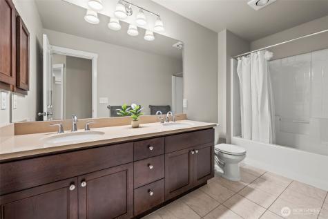1644 211th Avenue SE Sammamish WA 98075