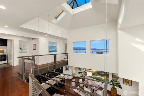 12145 Arrow Point Loop NE Bainbridge Island WA 98110