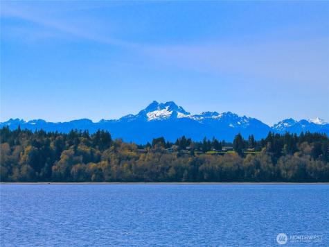 12145 Arrow Point Loop NE Bainbridge Island WA 98110