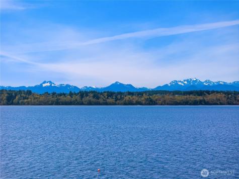 12145 Arrow Point Loop NE Bainbridge Island WA 98110