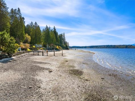 12145 Arrow Point Loop NE Bainbridge Island WA 98110