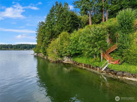 12145 Arrow Point Loop NE Bainbridge Island WA 98110