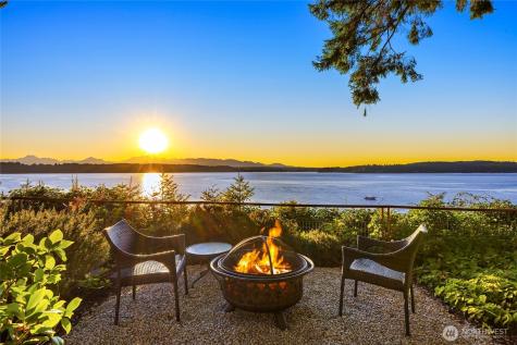 12145 Arrow Point Loop NE Bainbridge Island WA 98110