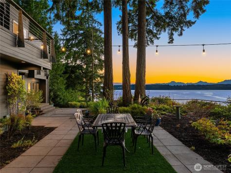 12145 Arrow Point Loop NE Bainbridge Island WA 98110