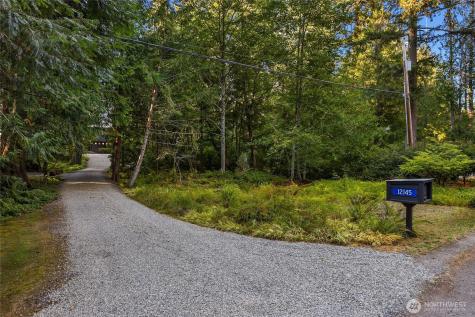 12145 Arrow Point Loop NE Bainbridge Island WA 98110