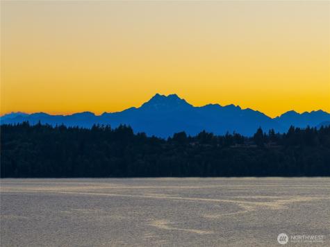 12145 Arrow Point Loop NE Bainbridge Island WA 98110