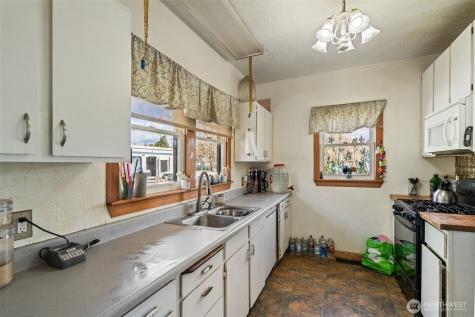 601 S 2nd Street Toledo WA 98591