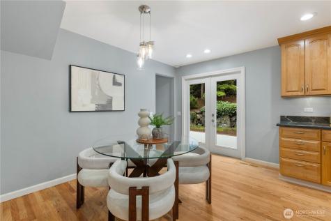 6155 93 Avenue SE Mercer Island WA 98040
