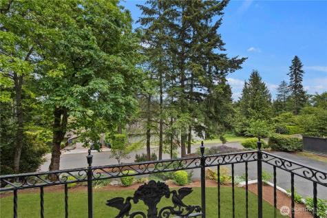 6155 93 Avenue SE Mercer Island WA 98040