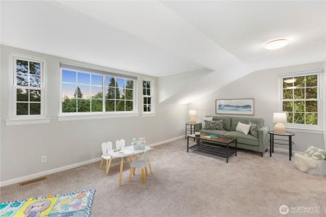 6155 93 Avenue SE Mercer Island WA 98040