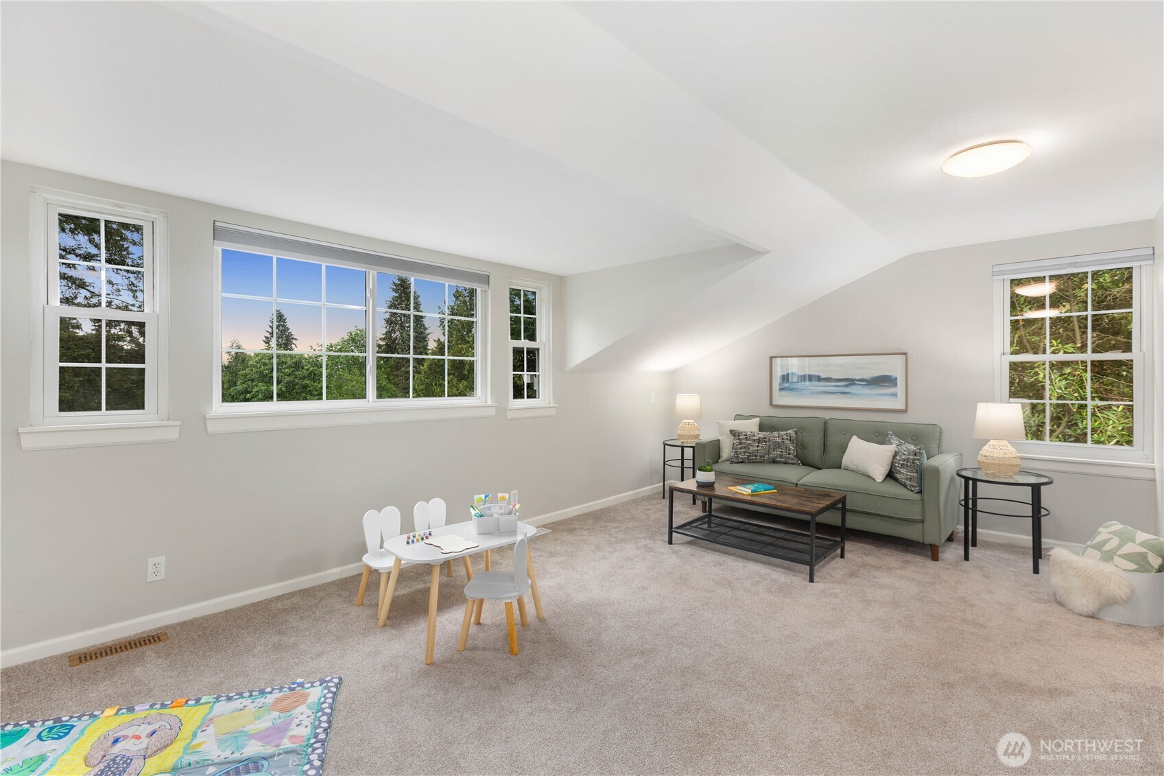 6155 93 Avenue SE Mercer Island WA 98040