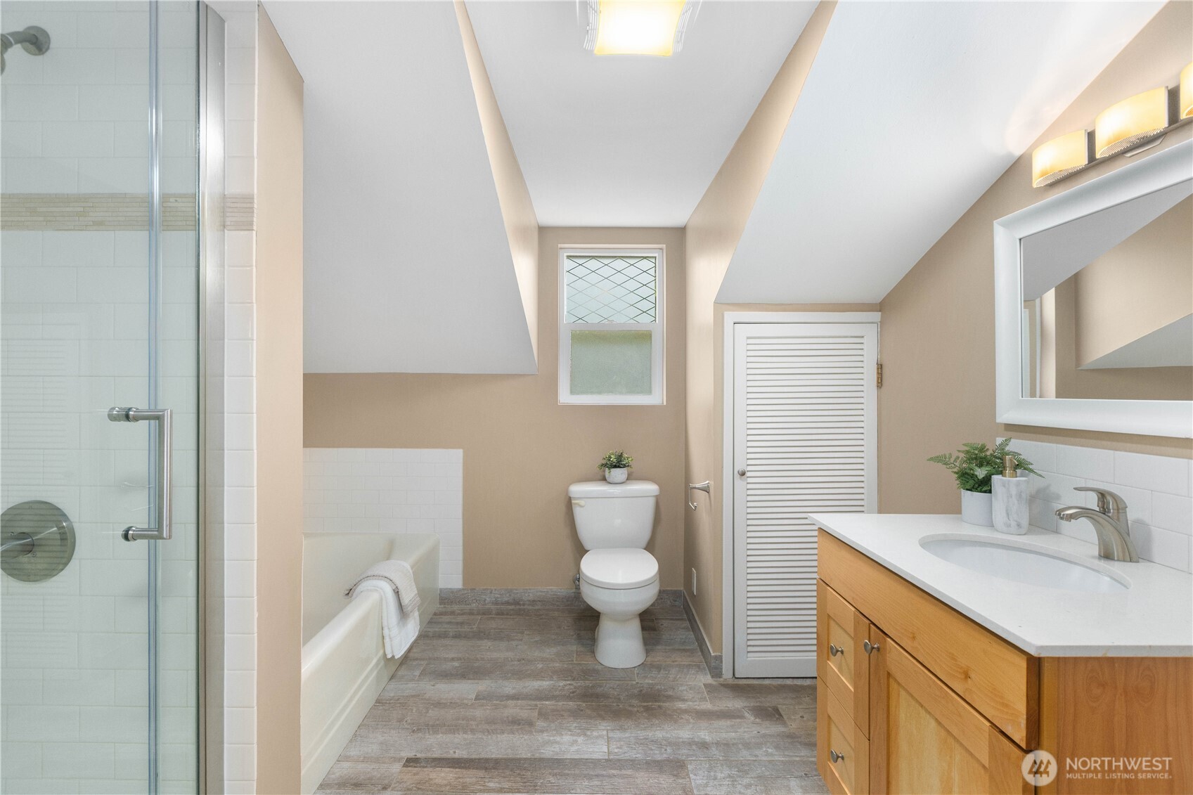 6155 93 Avenue SE Mercer Island WA 98040