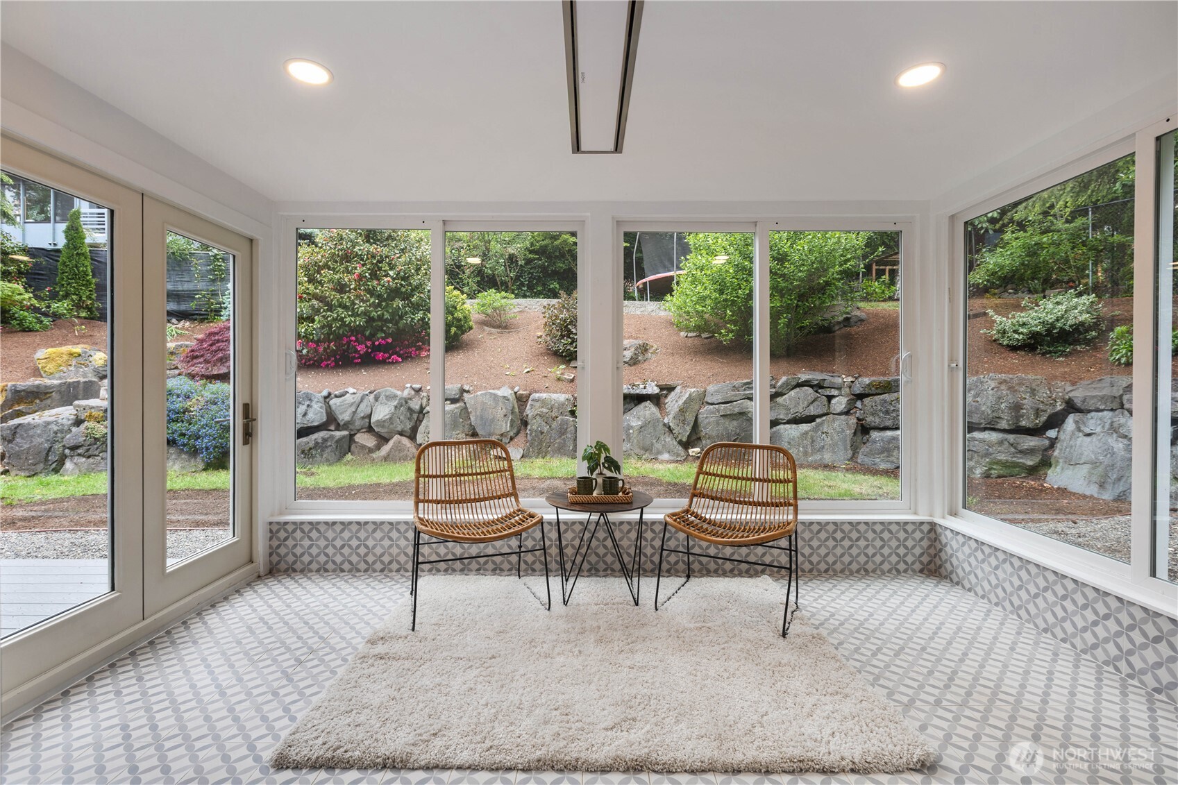 6155 93 Avenue SE Mercer Island WA 98040