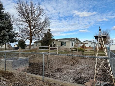 165 NE Dungan Street Creston WA 99117