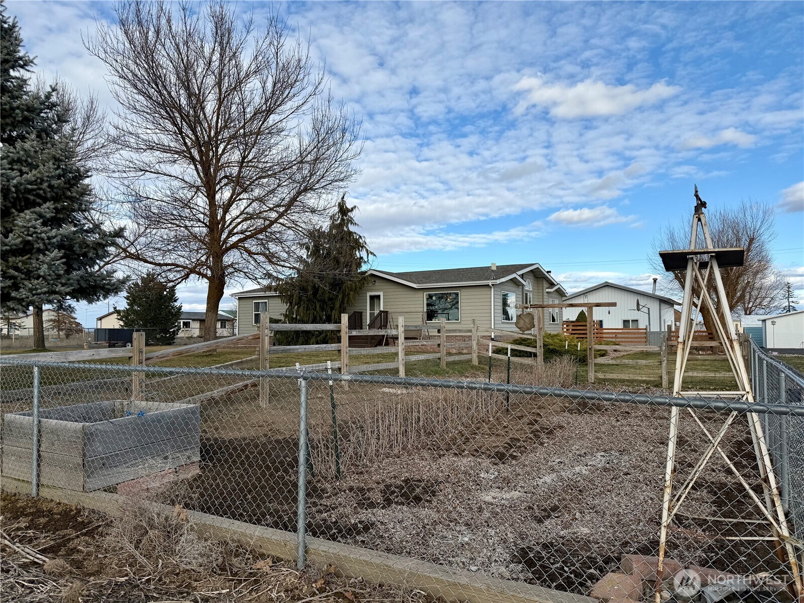 165 NE Dungan Street Creston WA 99117