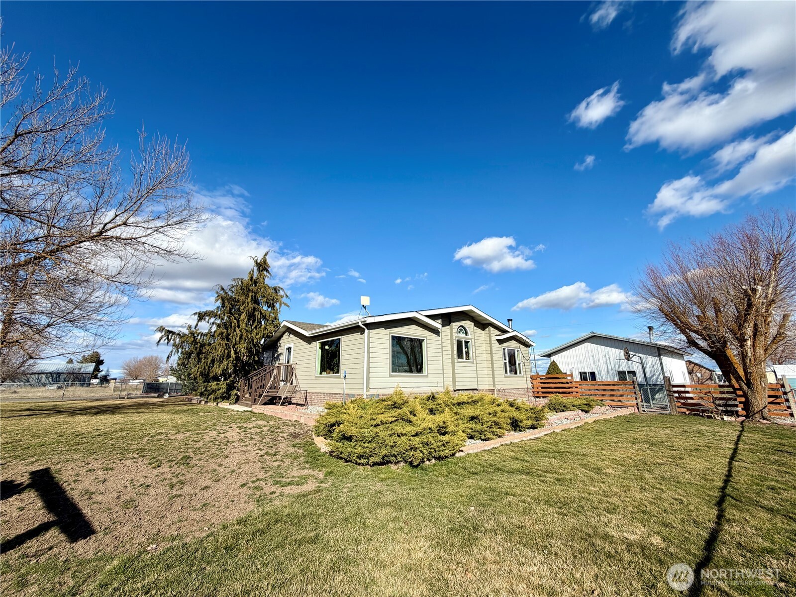 165 NE Dungan Street Creston WA 99117