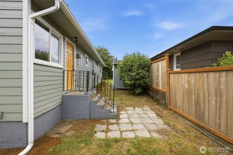 2604 S 122nd Street Seattle WA 98168