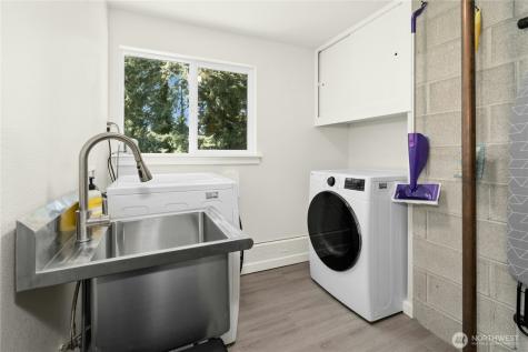 24022 4th Place W Bothell WA 98021