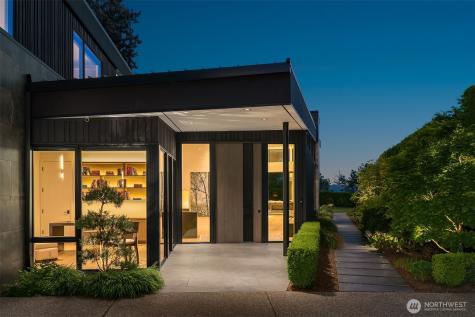 9345 19TH Clyde Hill WA 98004
