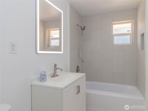 11834 8th Avenue S Seattle WA 98168