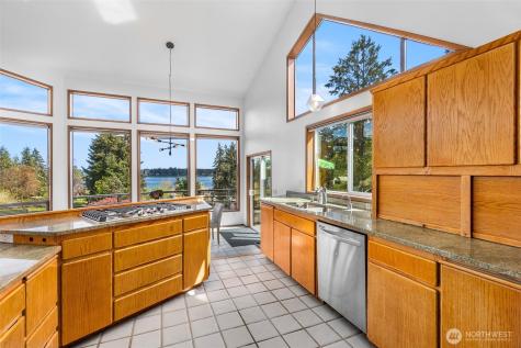 7746 Manzanita Drive NW Olympia WA 98502
