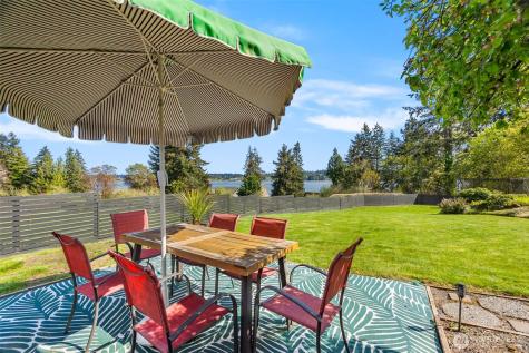 7746 Manzanita Drive NW Olympia WA 98502