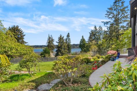 7746 Manzanita Drive NW Olympia WA 98502