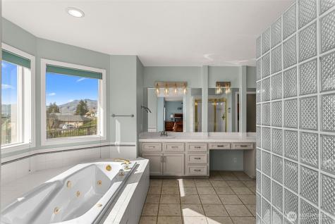 2205 N Devon Avenue East Wenatchee WA 98802