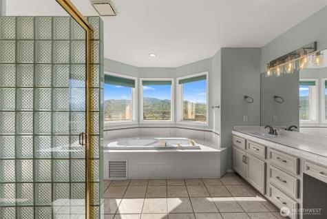 2205 N Devon Avenue East Wenatchee WA 98802