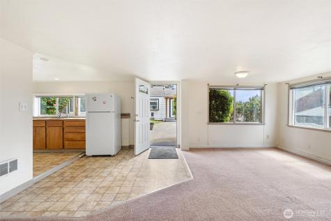 16411 10th Avenue SW Burien WA 98166