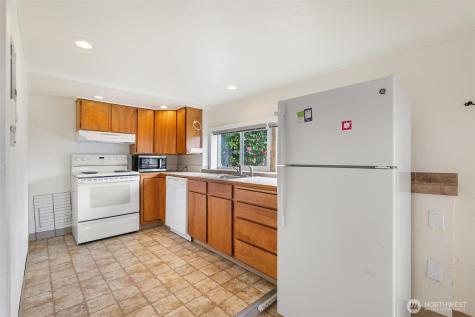 16411 10th Avenue SW Burien WA 98166