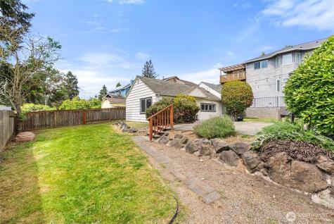 16411 10th Avenue SW Burien WA 98166