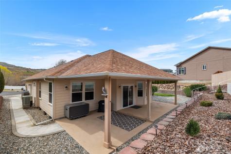 48 Luther Court Malaga WA 98828
