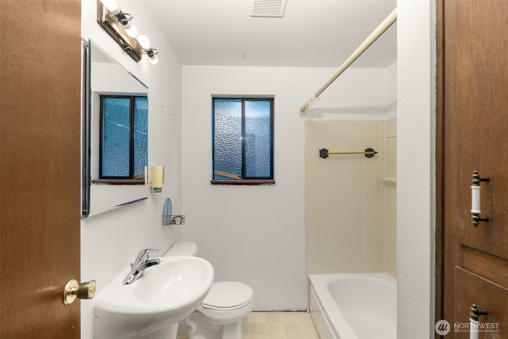 20401 25th Avenue NE Shoreline WA 98155